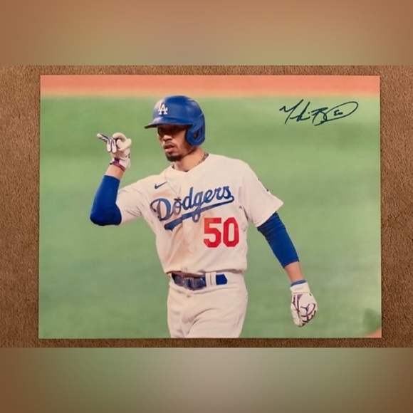 Mookie Betts Autographed Photo Los Angeles Dodgers 8.5x11 - Picture 1 of 2